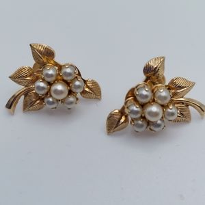 Vintage Leaves & Pearl Beads, w/Butterfly Screw Backs